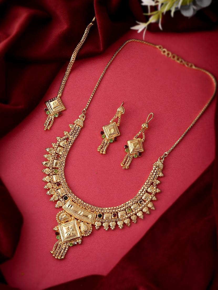 gold brass necklace earring and maang tikka set - 18387100 - Standard Image - 1