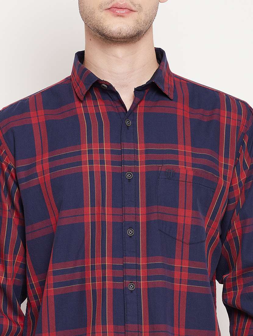 red checkered casual shirt - 18393168 -  Standard Image - 4