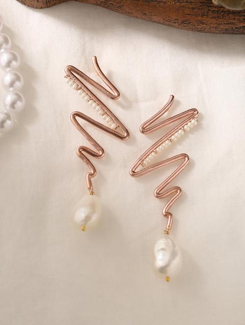 pink brass studs earring - 18393394 -  Standard Image - 0