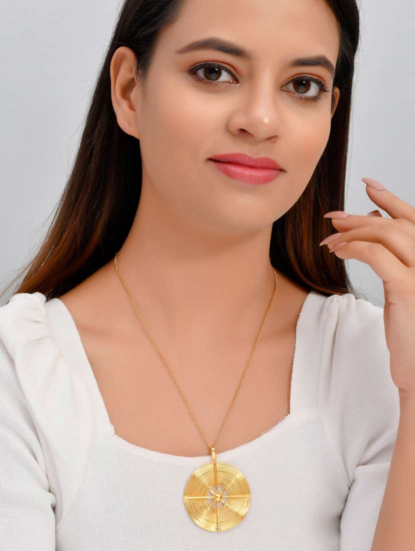 Gold Tone Chain Pendant