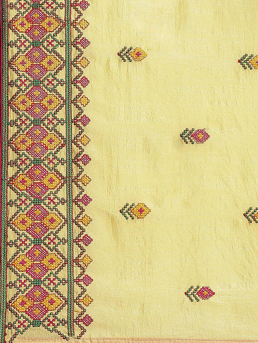 cream georgette embroidered saree with blouse - 18401170 - Standard Image - 4