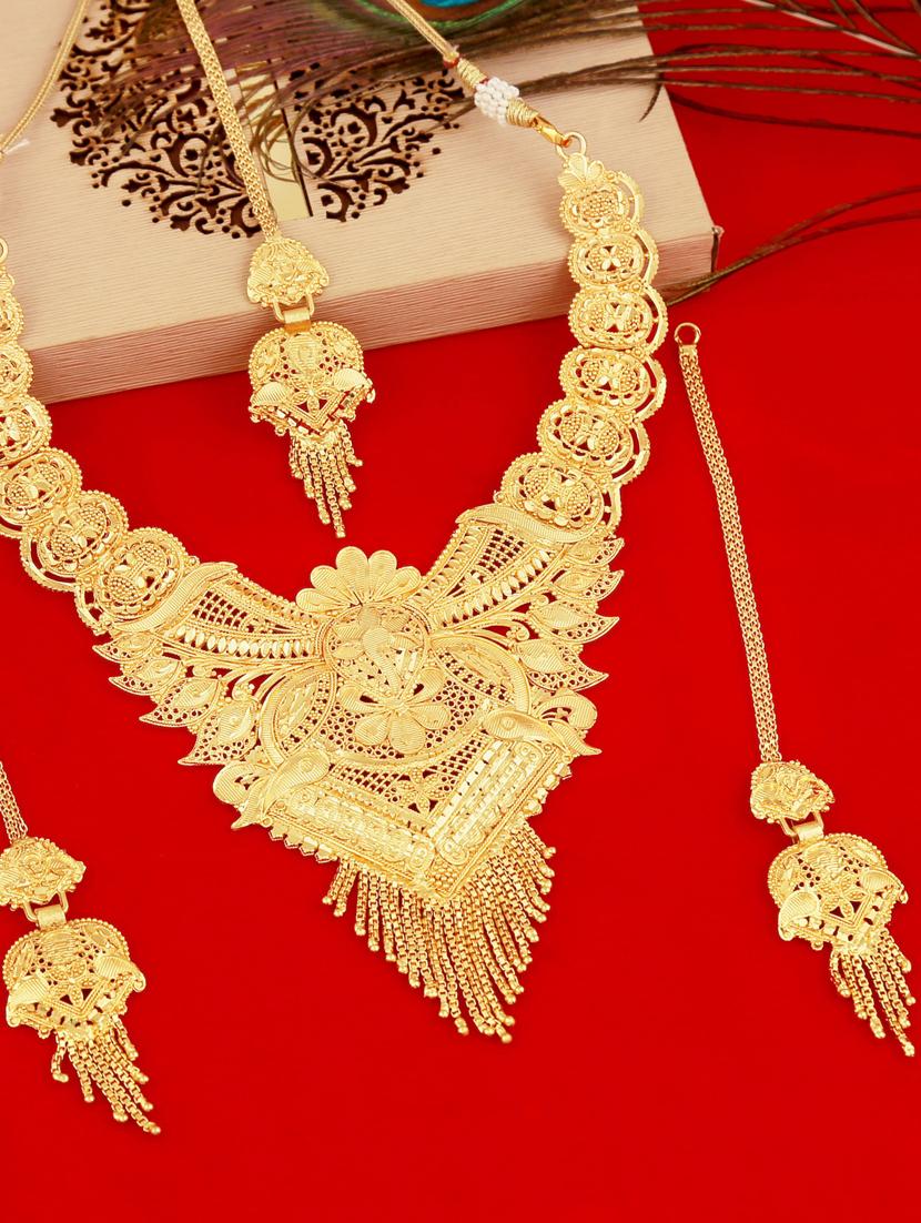 gold plated necklaces and earring - 18401500 -  Standard Image - 1