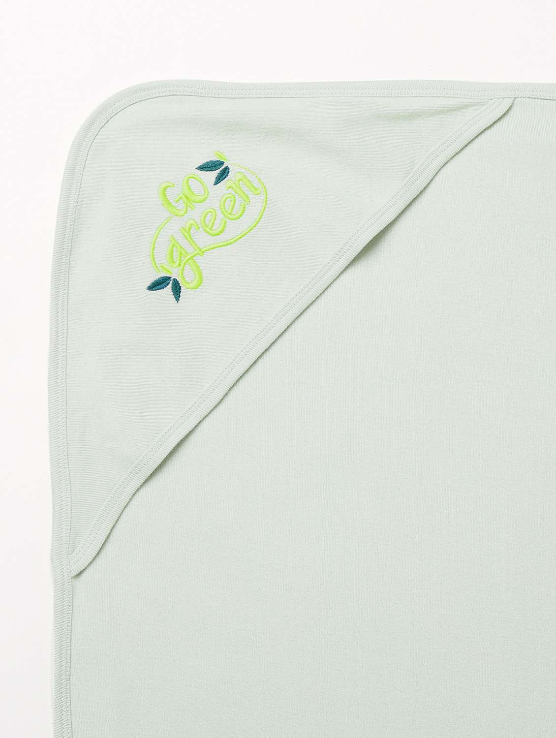white animal printed blanket - 18403575 - Standard Image - 4