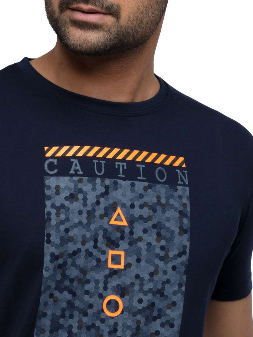 navy blue chest-printed t-shirt - 18418441 -  Standard Image - 4