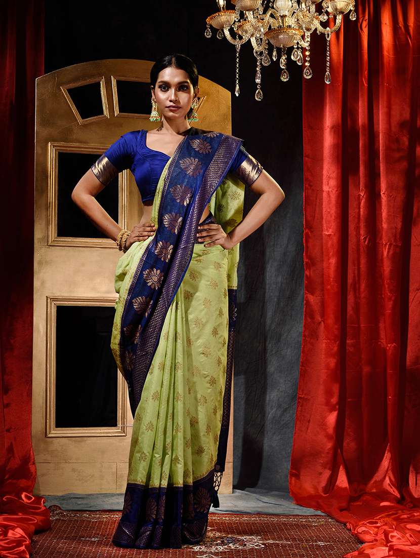 women self design banarasi saree with blouse