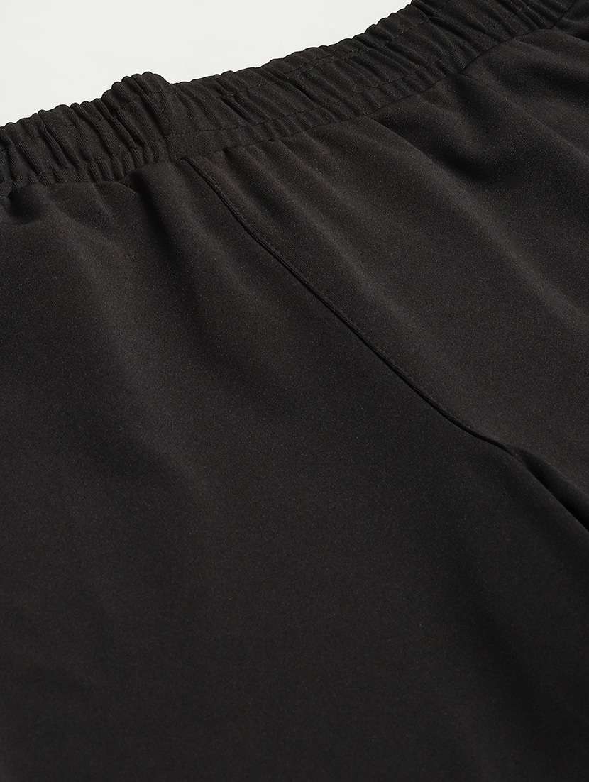 black solid short - 18420045 - Standard Image - 4