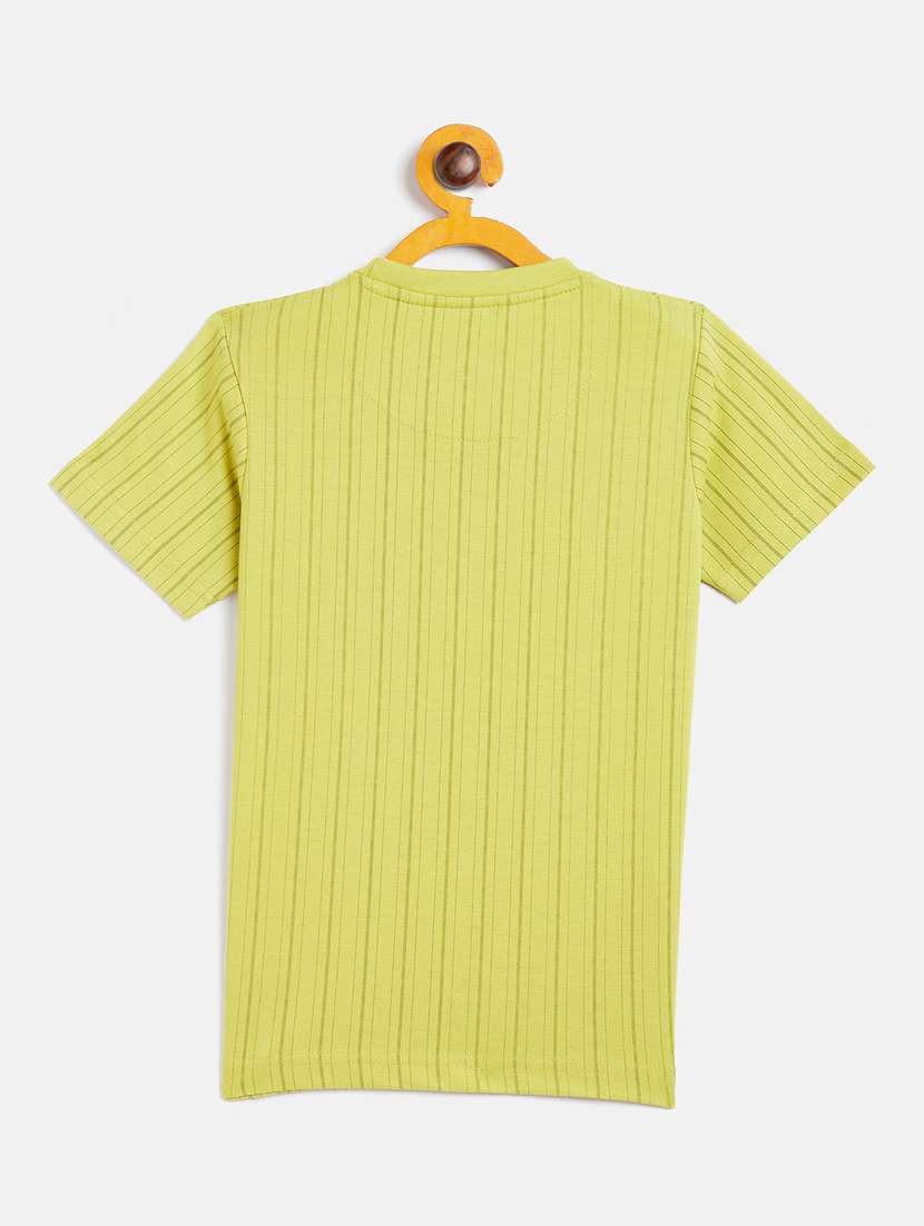 green striped  t-shirt - 18429929 -  Standard Image - 1