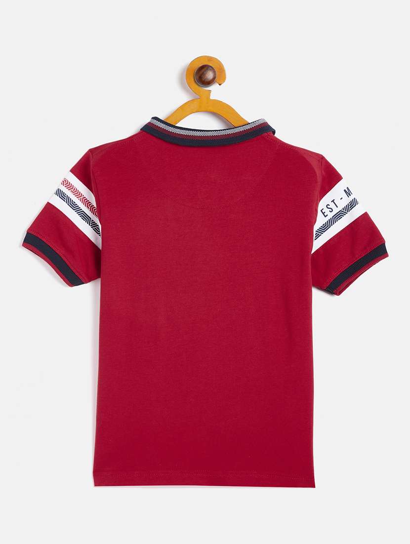 maroon printed t-shirt - 18429937 -  Standard Image - 1