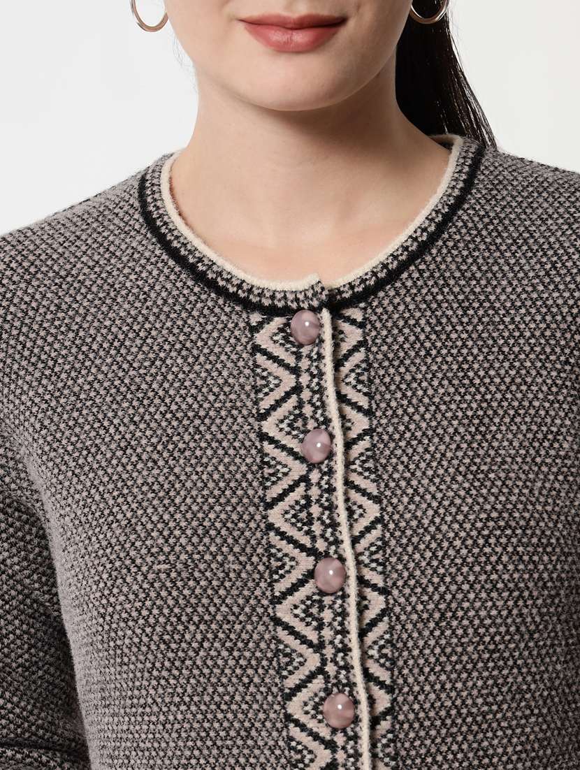 long sleeved self-designed wool cardigan - 18432052 -  Standard Image - 4