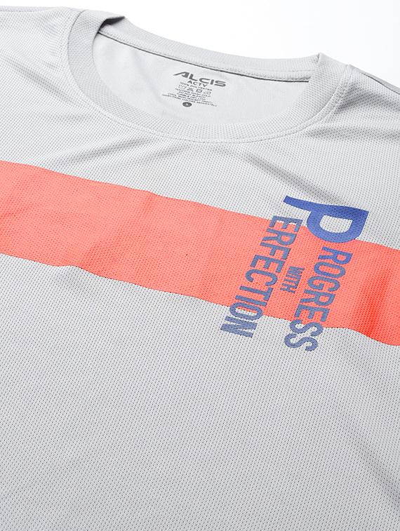 short sleeved chest-printed regular tee - 18441926 - Standard Image - 4