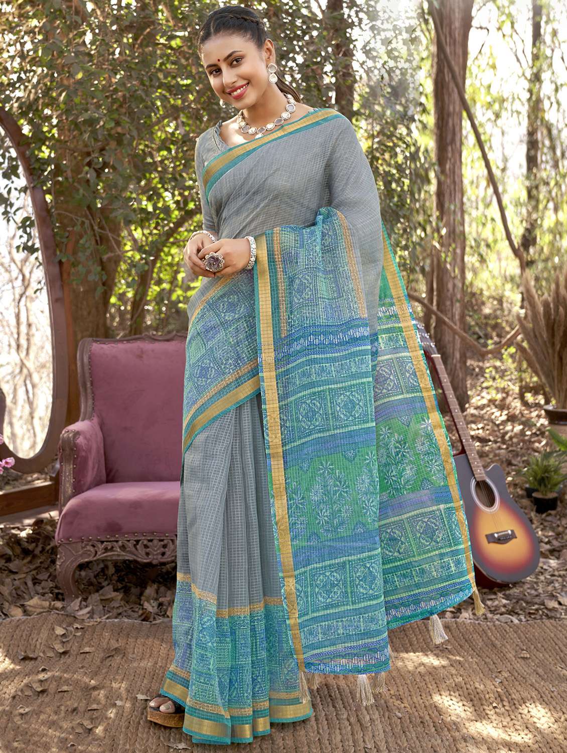 contrast bordered checkered saree with blouse