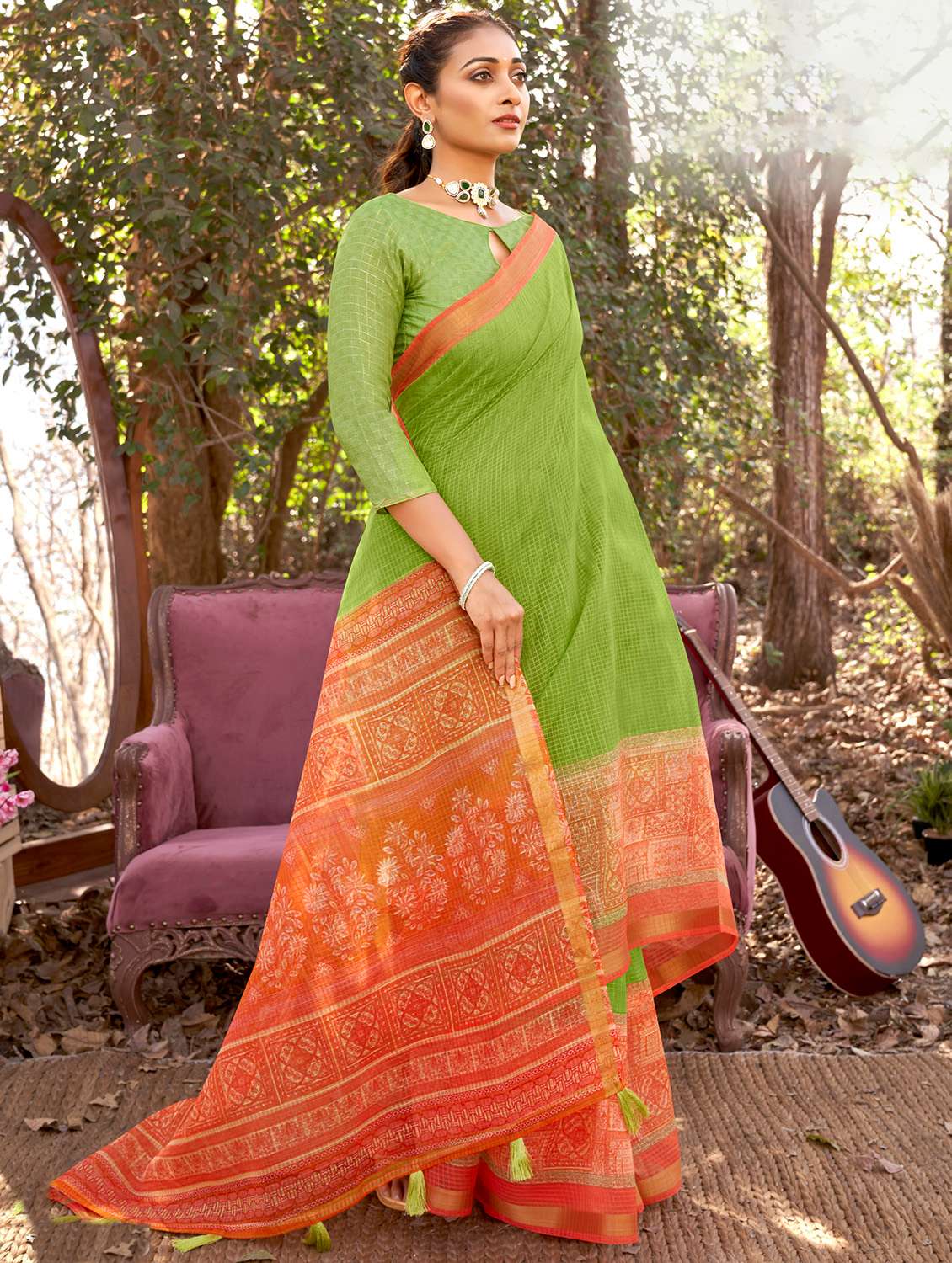 contrast bordered checkered saree with blouse