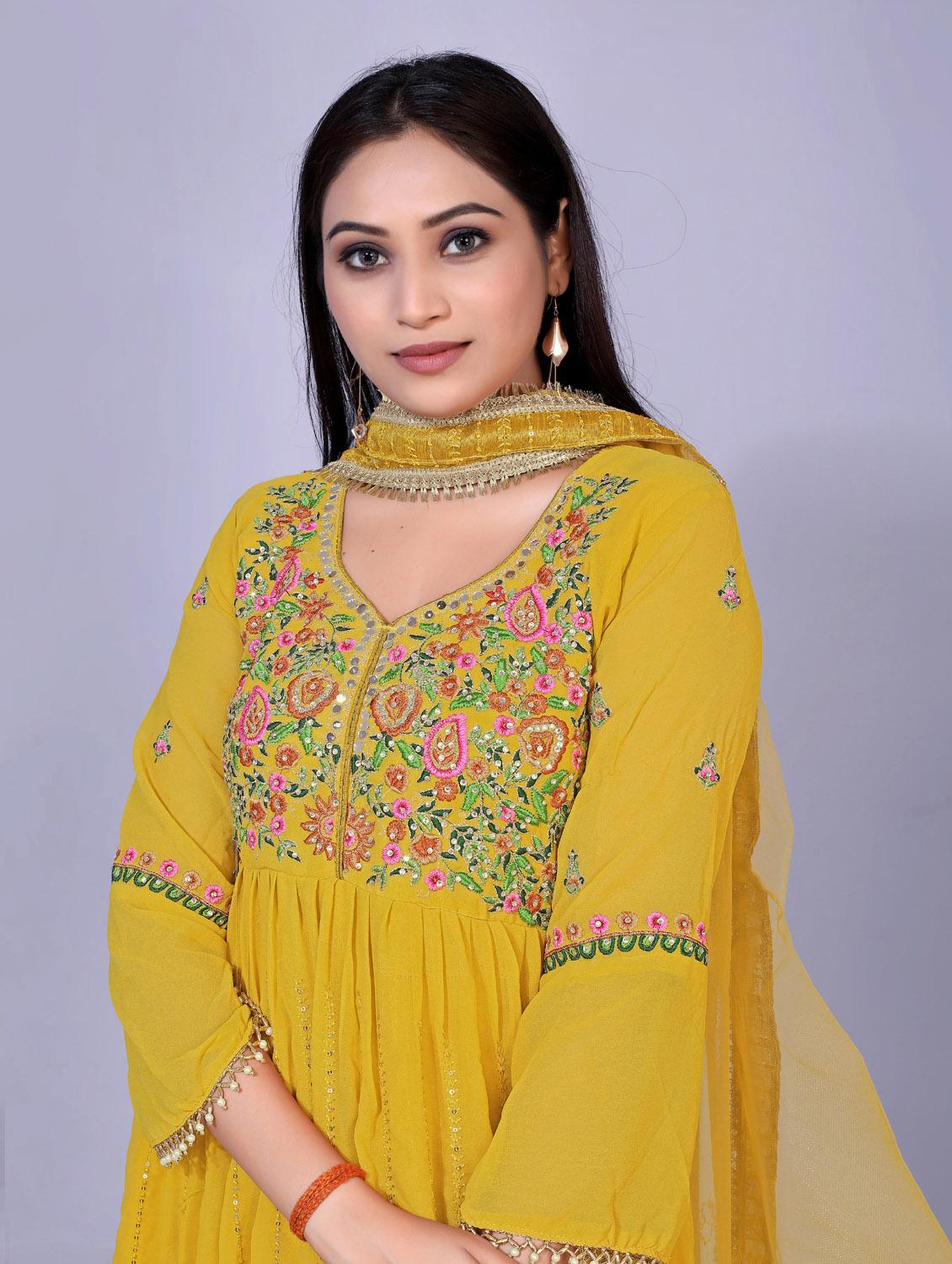 embroidered kurta dupatta set - 18447426 - Standard Image - 4
