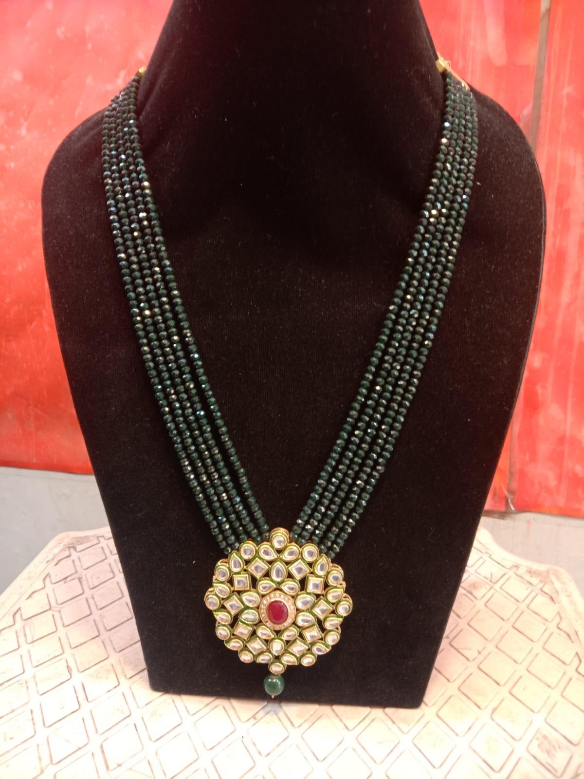 women party wear necklace  - 18447536 -  Standard Image - 1