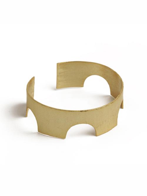fashionable gold bracelet - 18449889 - Standard Image - 0
