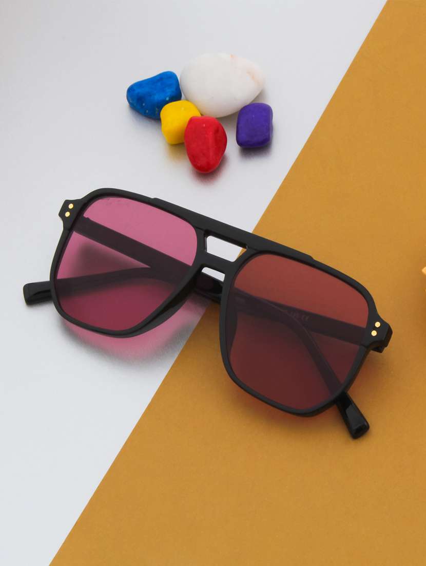turbine aviator in pink sunglasses 