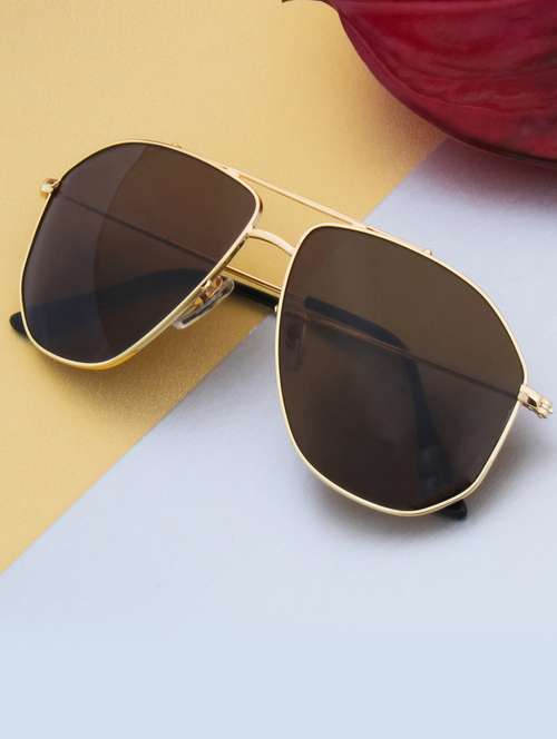 celeste aviator in brown sunglasses  - 18462498 -  Standard Image - 0