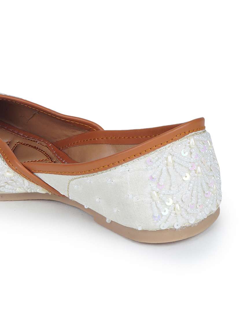 women cream slip on mojari - 18463209 -  Standard Image - 4