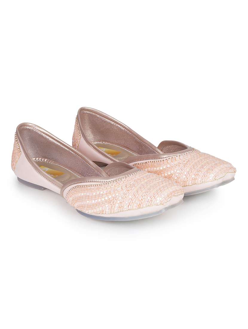 women pink slip on mojari