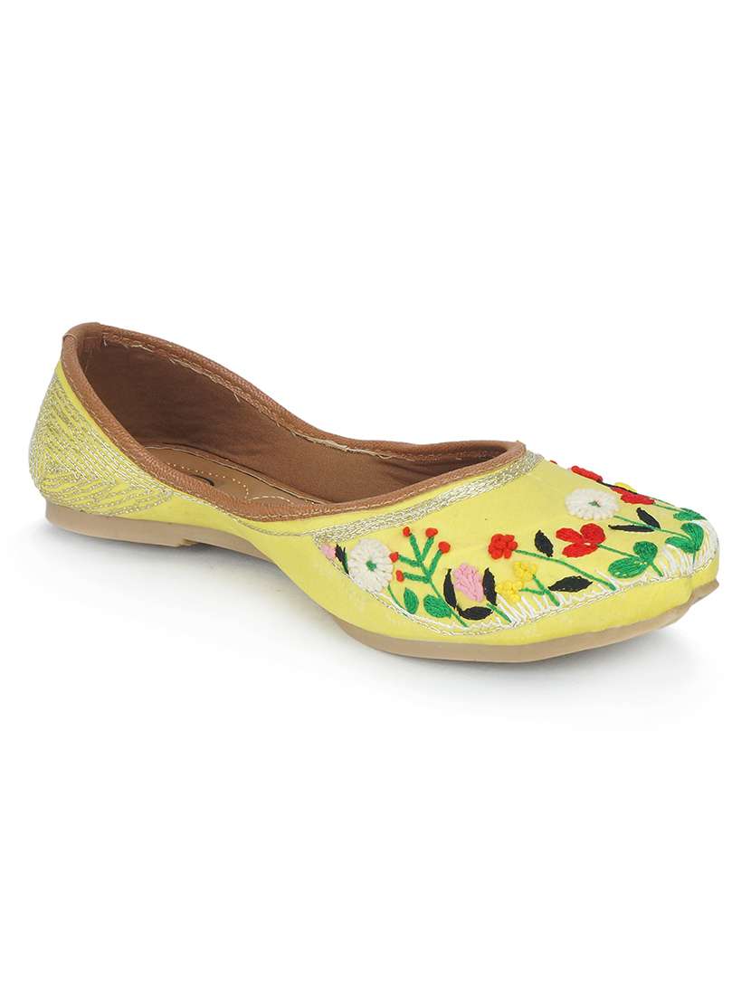 women yellow embroidered ethnic juttis - 18463281 -  Standard Image - 1