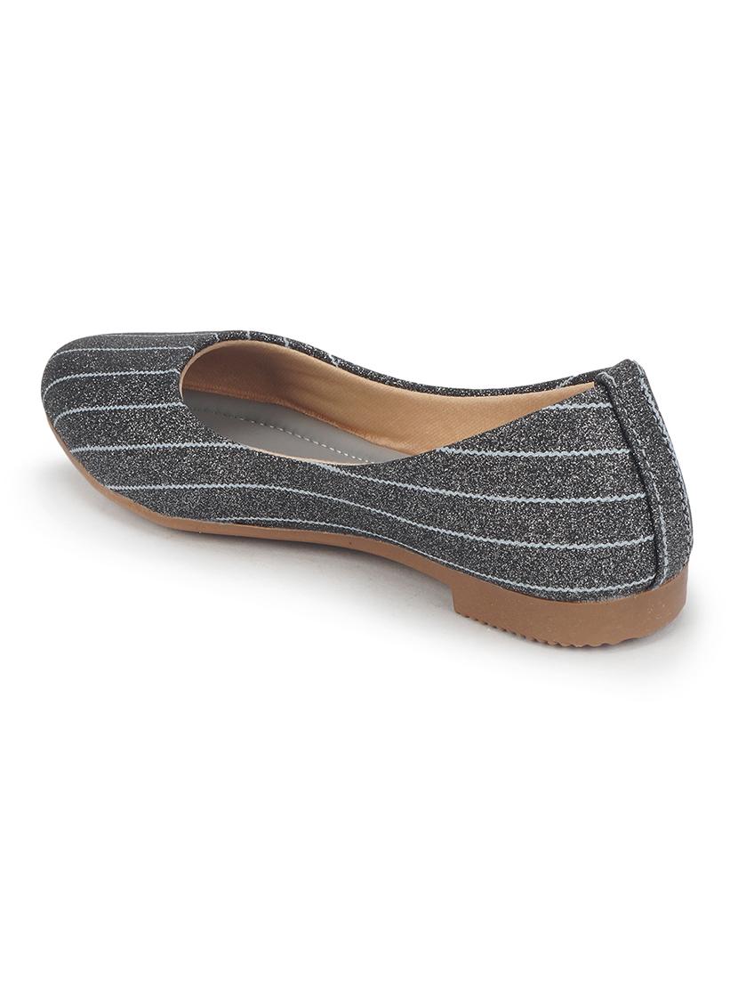 black slip on mojari - 18463308 - Standard Image - 4