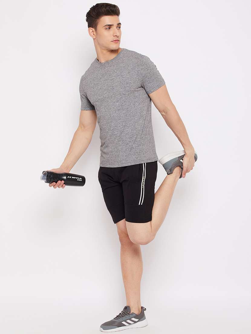 black solid short - 18466031 -  Standard Image - 4