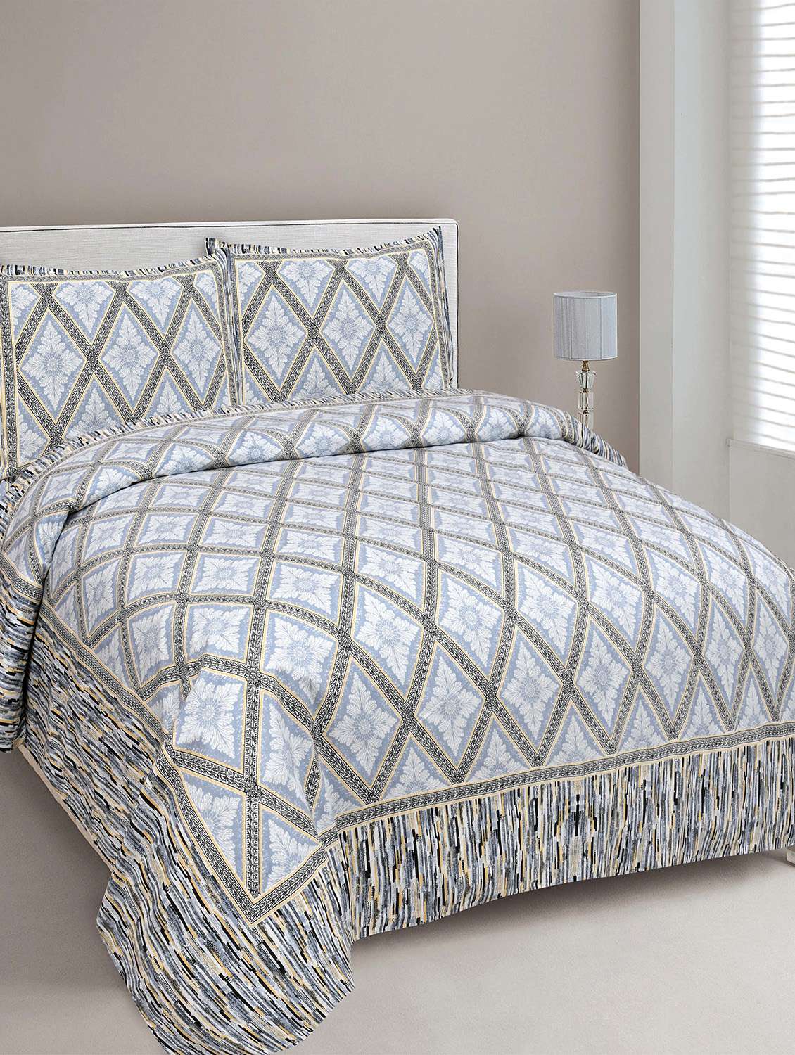 easygoods 240 tc queen bedsheet with 2 pillow covers | monarch