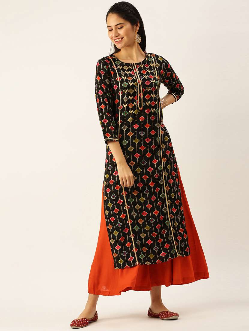 women foil printed round neck kurta palazzo set