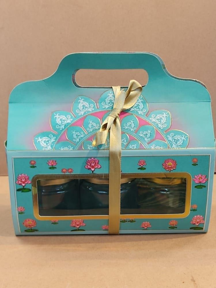 gift pack box - 18513728 - Standard Image - 1