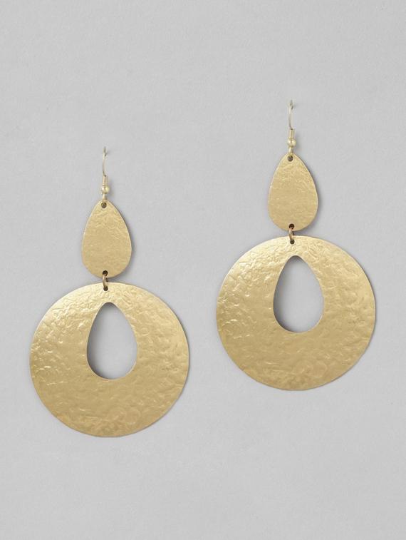gold metal drop earring - 18513825 - Zoom Image - 0