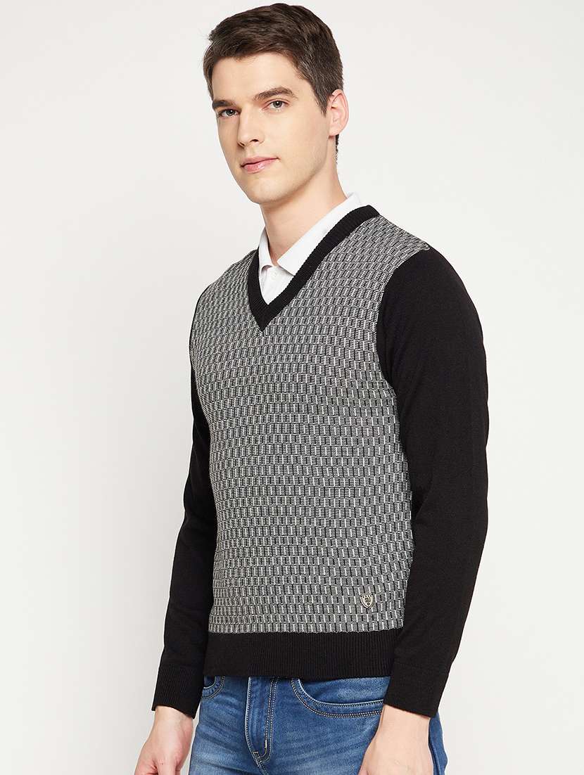 black geometric pullover - 18522563 -  Standard Image - 1