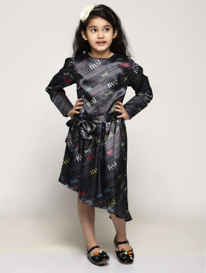 girls round neck long sleeves frock