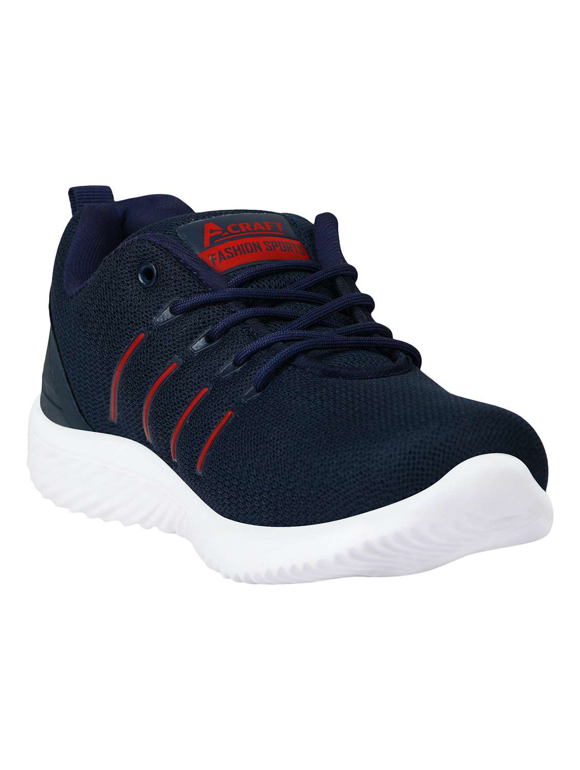men lace up sport shoes