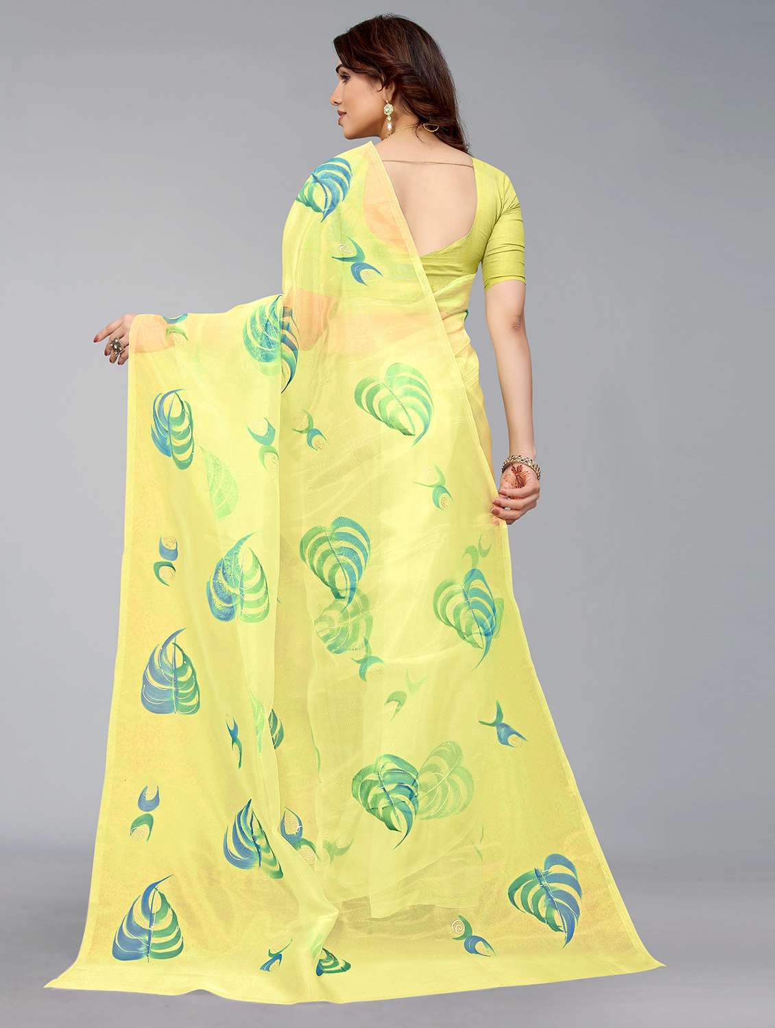 women's printed yellow colored saree with blouse - 18531698 - Standard Image - 1