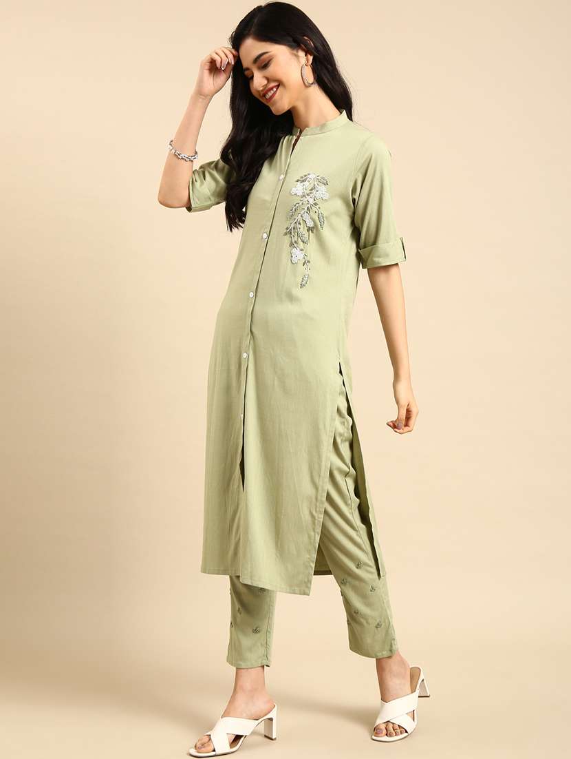 women embellished round neck kurta pant set
