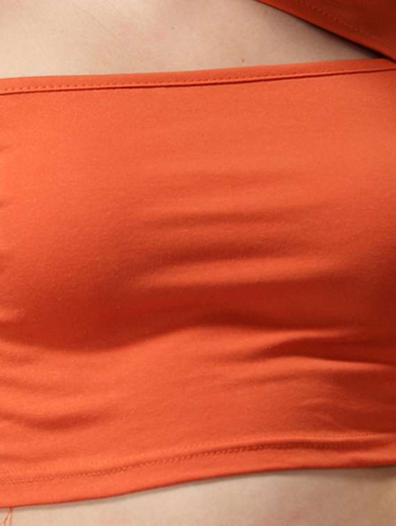 cut out shoulder crop top - 18532256 -  Standard Image - 4