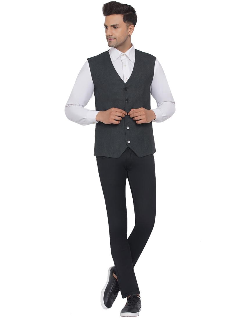 overlapping neck solid nehru jacket - 18532906 - Standard Image - 4