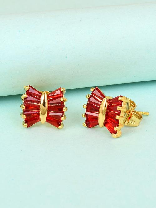 women red stud earring - 18534390 - Standard Image - 0