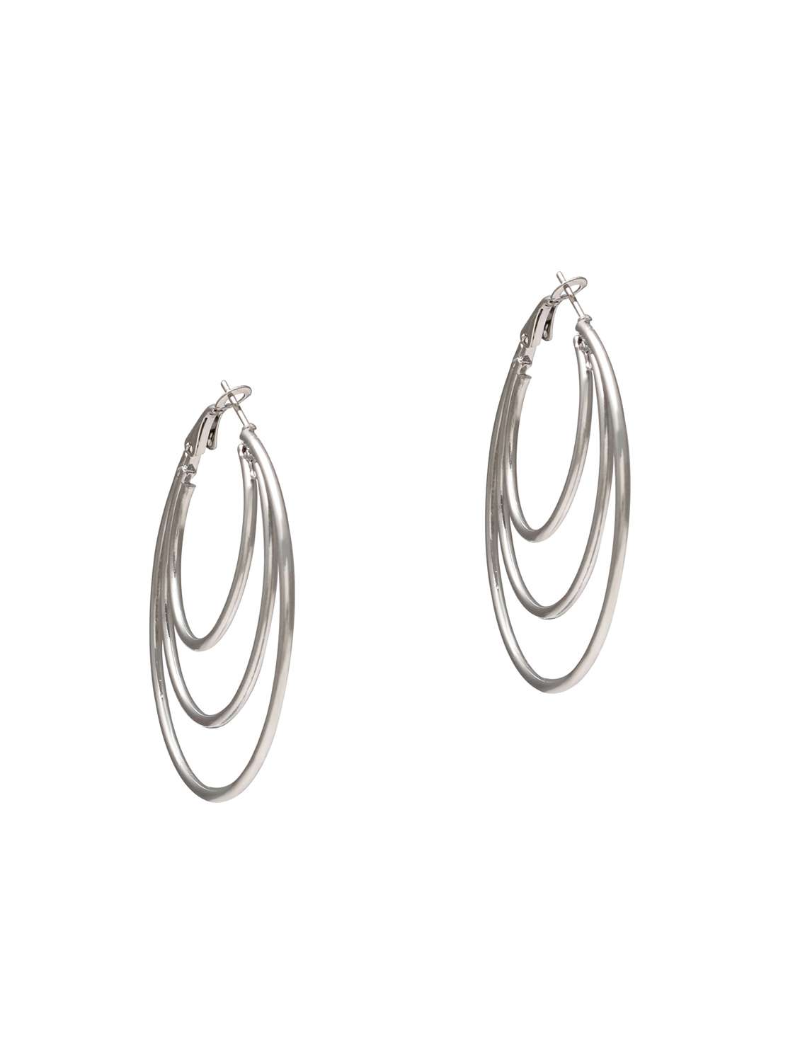women silver hoop earring 