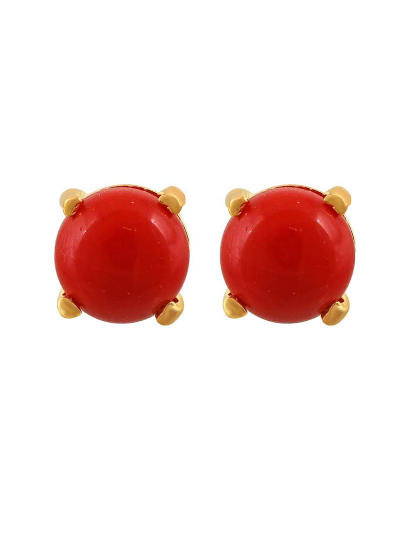 gold stud earring - 18535495 -  Standard Image - 1