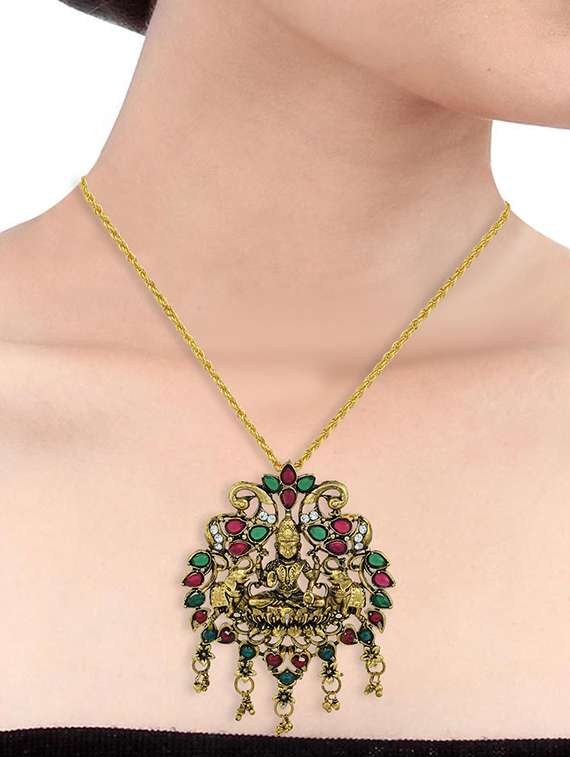 gold brass pendant - 18536545 -  Standard Image - 4