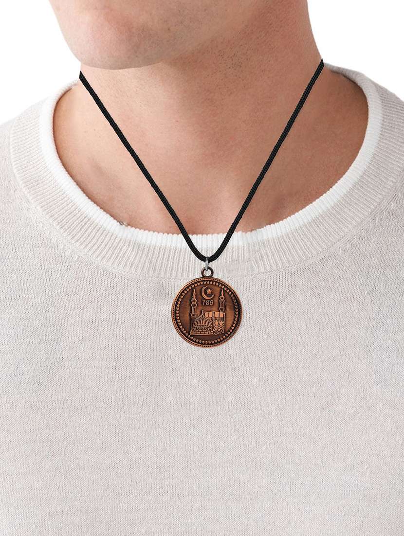 brass pleated pendant - 18536846 -  Standard Image - 4