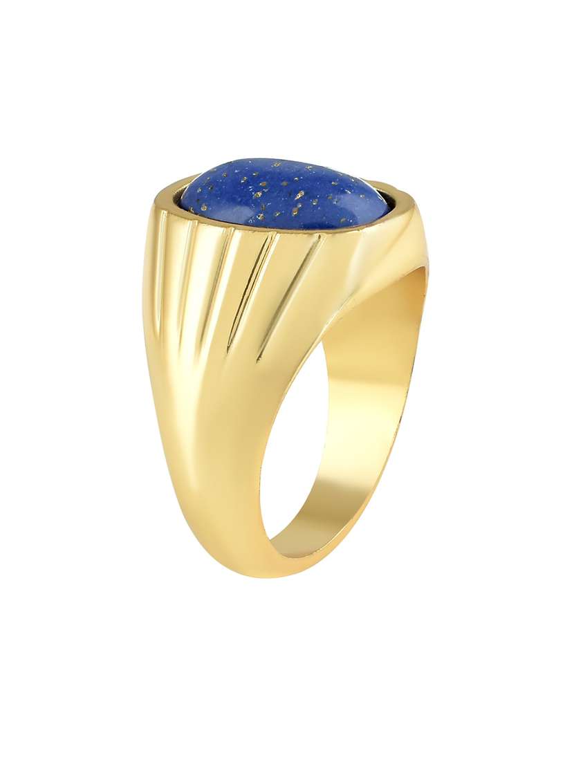 gold pleated finger ring - 18536899 -  Standard Image - 1