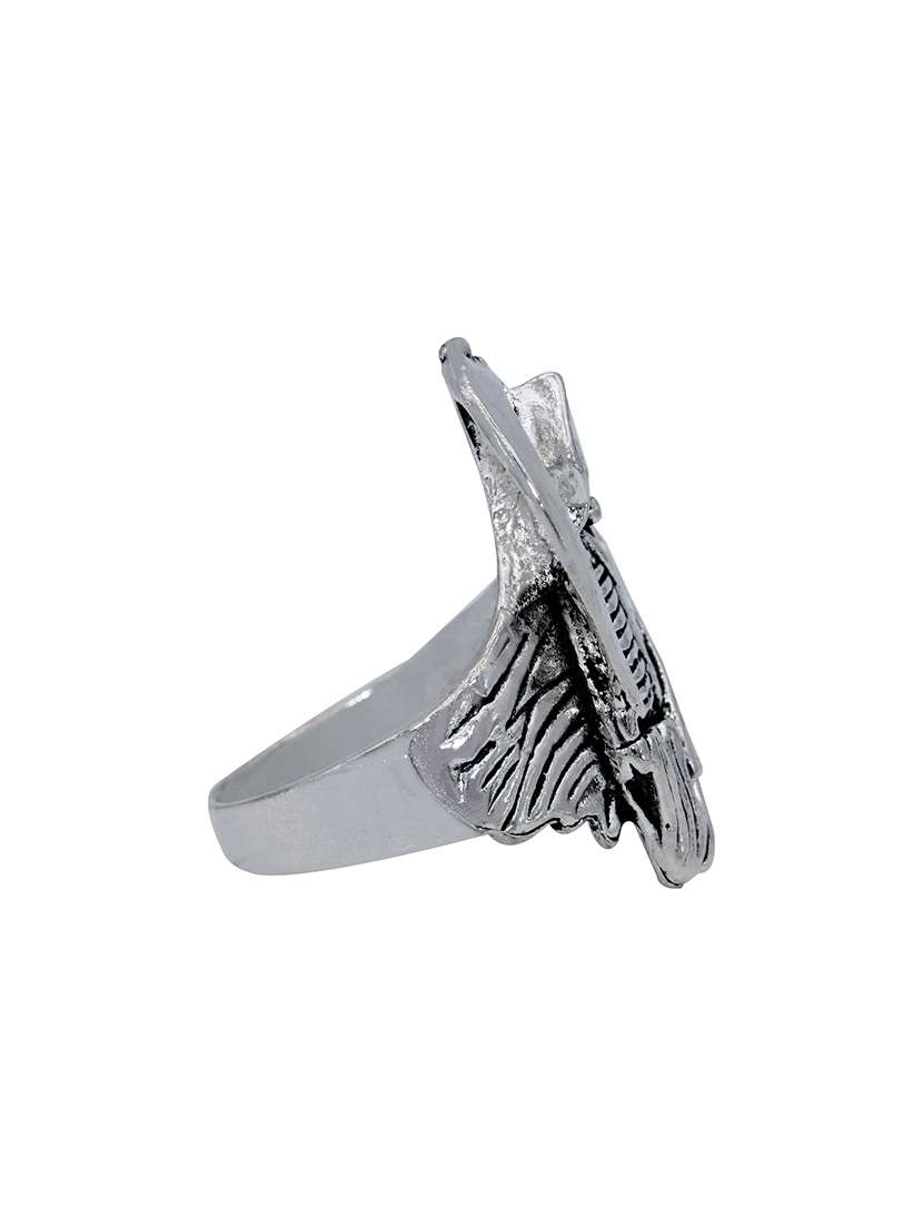 silver pleated ring - 18537119 -  Standard Image - 1
