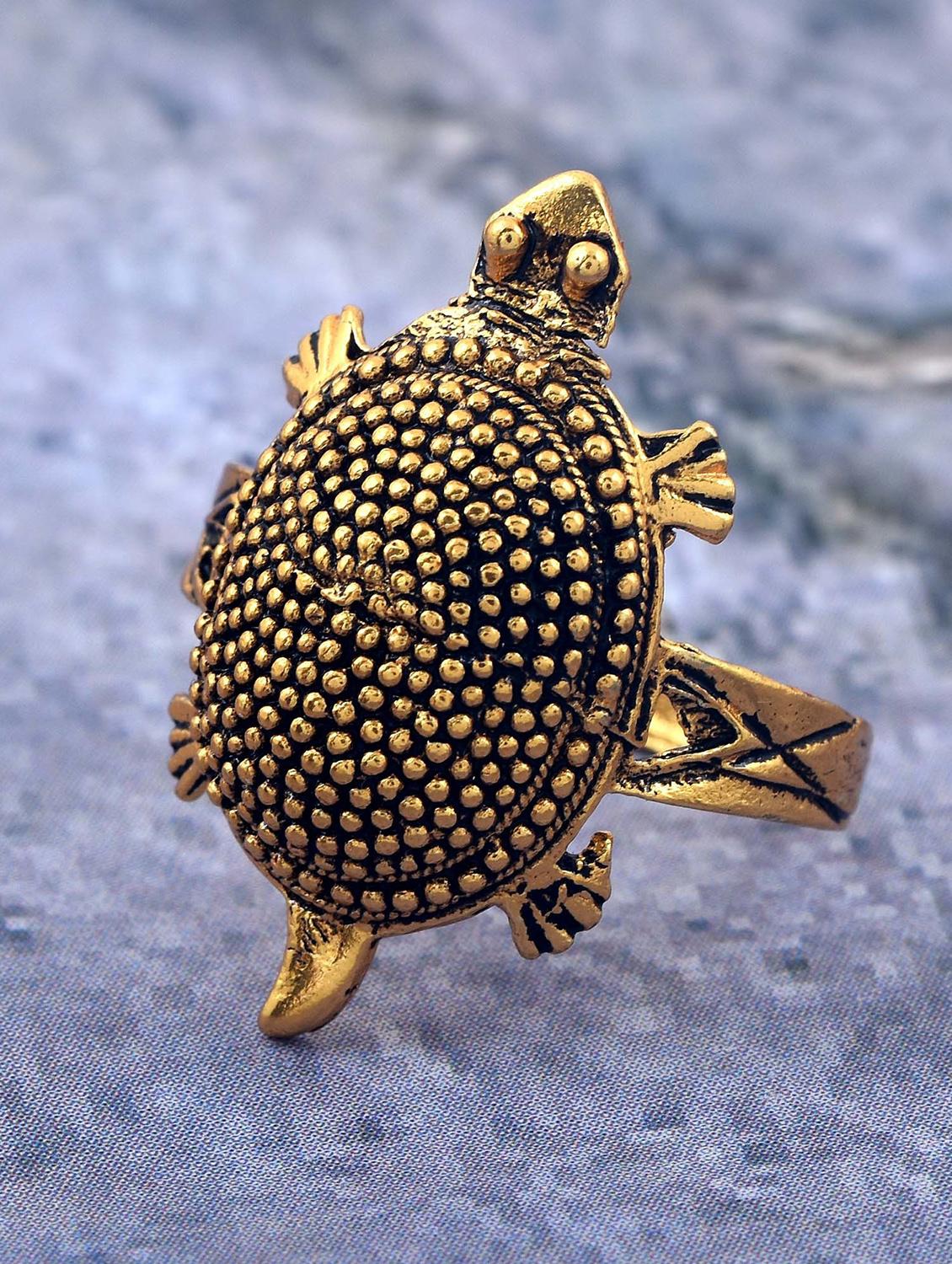 gold plated finger ring - 18537135 -  Standard Image - 1
