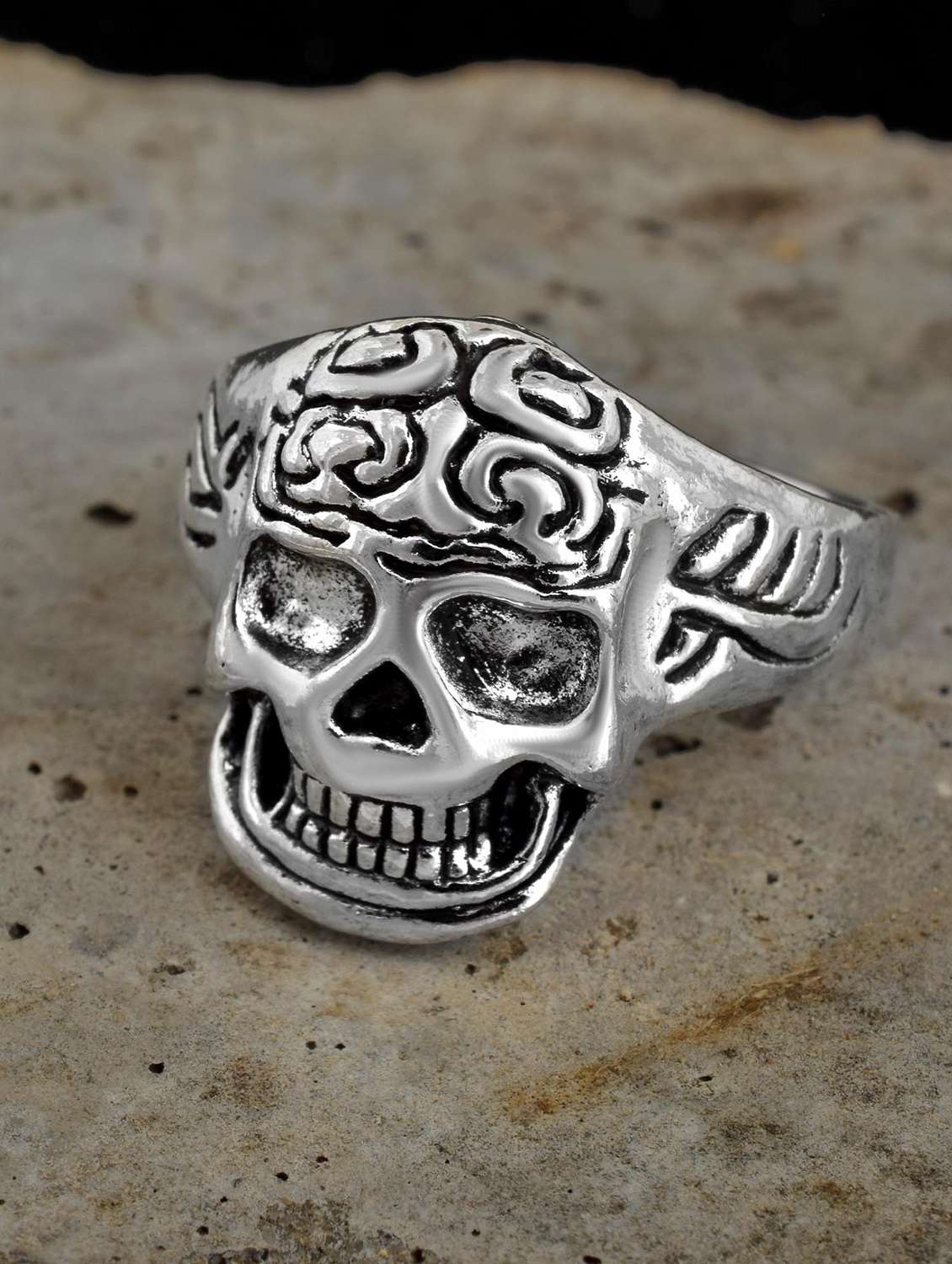 silver pleated ring - 18537140 -  Standard Image - 1