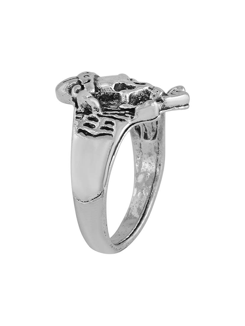 silver plated finger ring - 18537165 -  Standard Image - 1