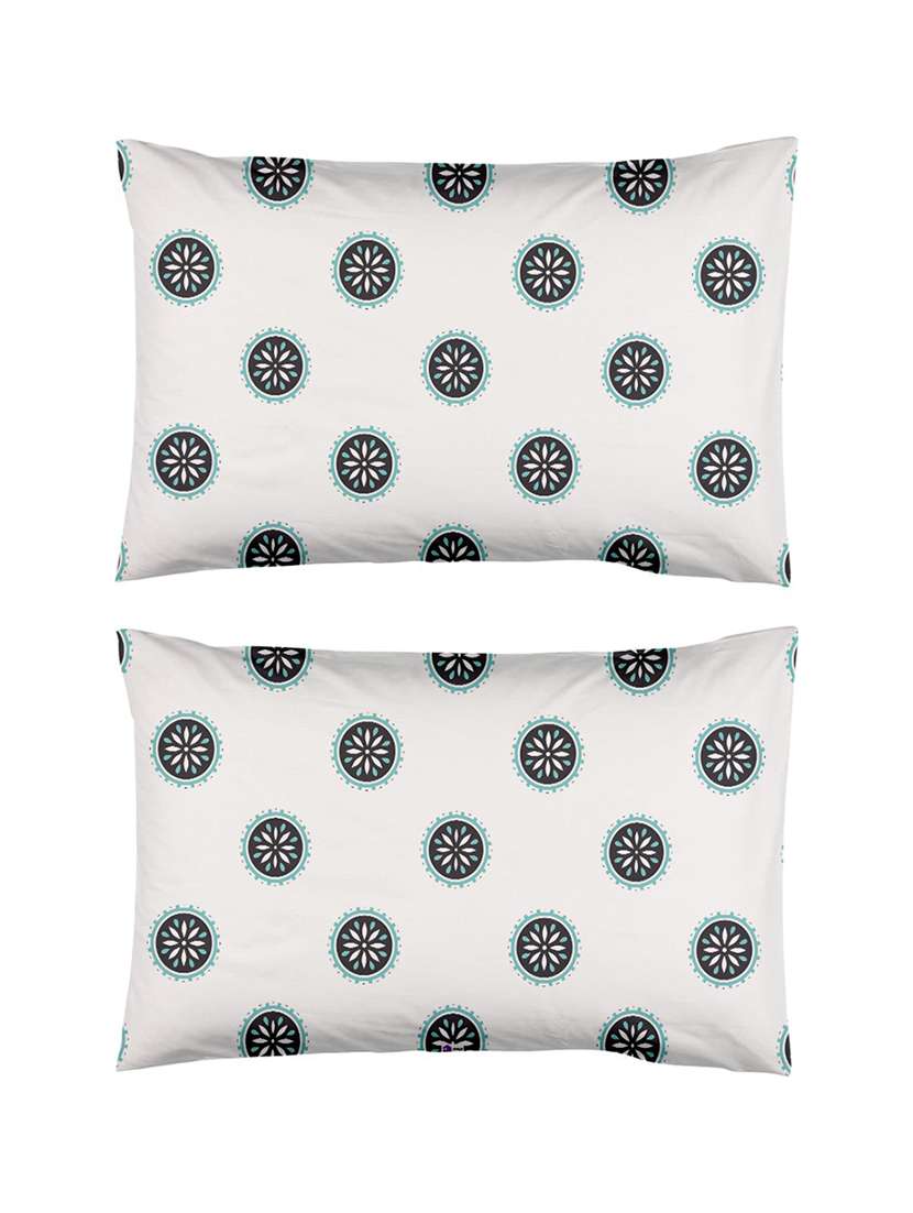 set of 2 printed pillows