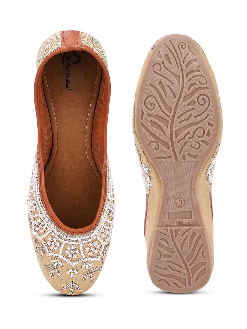 women embellished slip on mojaris - 18559807 - Standard Image - 4