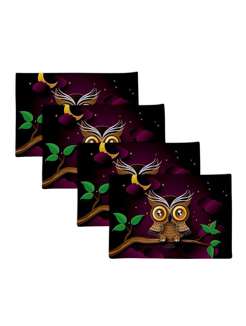 set of printed dining table placemats